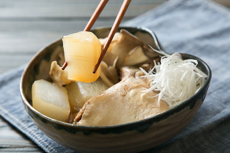 基本の下処理も！ブリ大根からおろしパスタまで、大根を葉まで丸ごと使い切る絶品レシピ