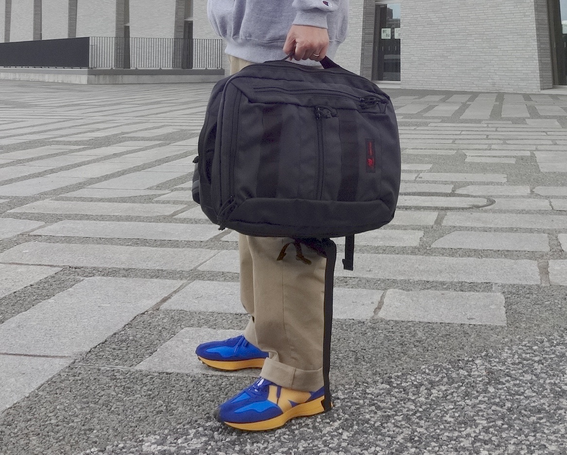 New Balance × BRIEFING」コラボバッグパック、色も軽さもオマケ
