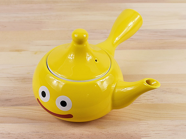 スライムがお茶を淹れたそうにこっちを見ている…!? スライム型のかわいい急須「きゅうスライム」レビュー