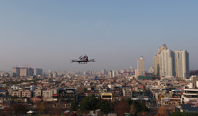 本格利用に向けて大きな一歩! 「中国製空飛ぶタクシー」がテストフライトに成功