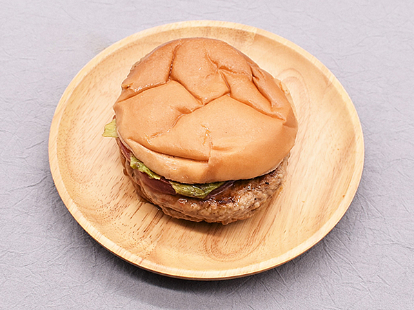 “とびきり”の名に相応しい！ モス自慢のパティが存分に楽しめる「ダブルとびきりトマト＆レタス」