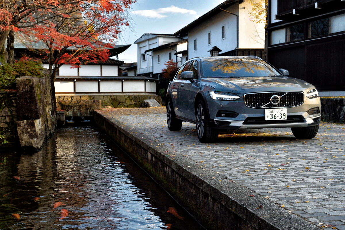 EVブランドへと舵を切ったボルボ、「V90クロスカントリー」の実力は本物か? ロングドライブで検証