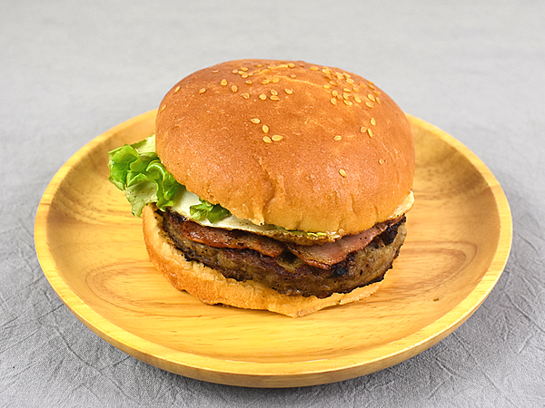 そこまでこだわって大丈夫!? 素材をとことん追求したFRESHNESS BURGERの王道バーガー