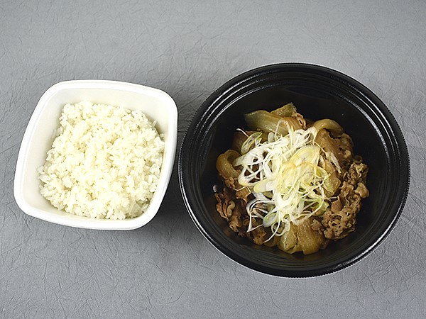 特製生姜たれが決め手! 1.5倍以上の牛肉を使用した吉野家「牛の鍋焼き定食」
