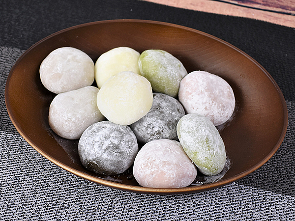 お茶屋が贈る本気の和菓子！ もっちもちの生地がたまらない「きらめきのとろける生大福セット 12個入」（胡蝶庵）