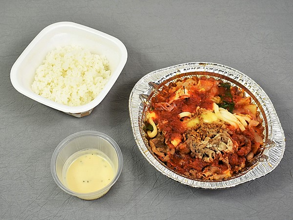 “冬の鍋シリーズ”の最高傑作！ すき家の 「お家チーズ尽くしのガーリックトマト牛鍋定食」
