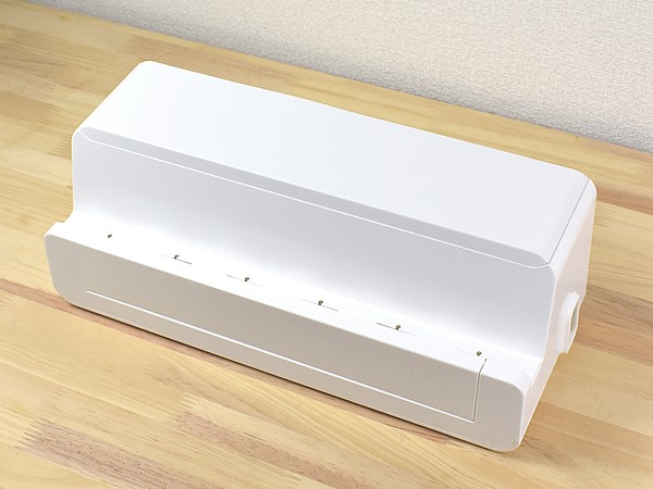充電したままでも操作しやすい！ ケーブル類をすっきり収納できる「テーブルタップステーションL」レビュー