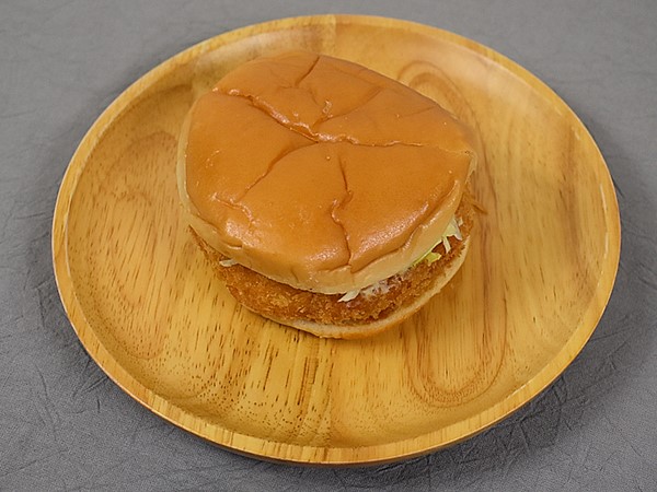 モスバーガーの人気者「海老カツバーガー」に注目！ 美味しさの秘密は“レモン”にあり？