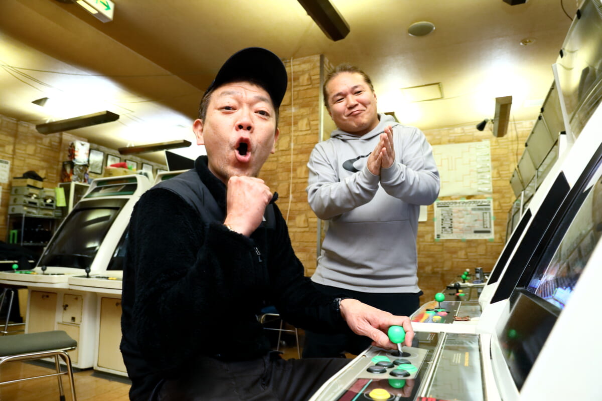 格闘ゲームの聖地「ゲームニュートン」で玉袋筋太郎がゲーム道の神髄に迫る!!