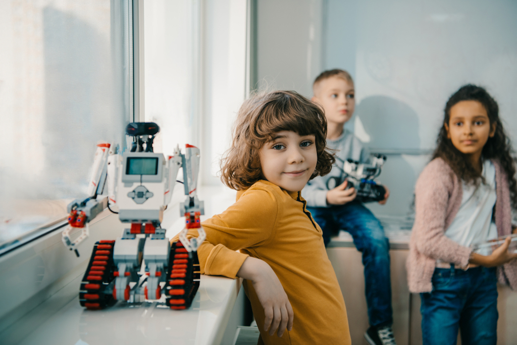 米国で大人気の「STEM教育おもちゃ」が子どものスマホ時間をチャンスに変える!