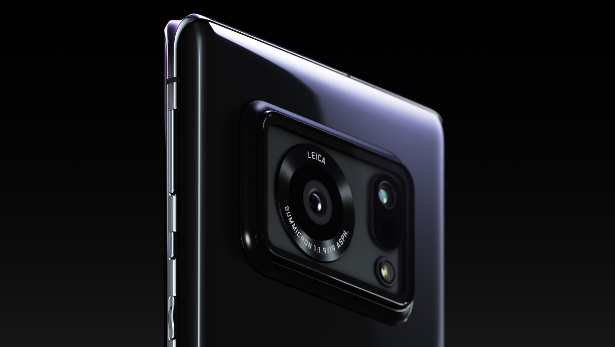 スマホとしては異例の超大型センサー搭載！ カメラ性能に振り切った「AQUOS R6」が超おもしろい