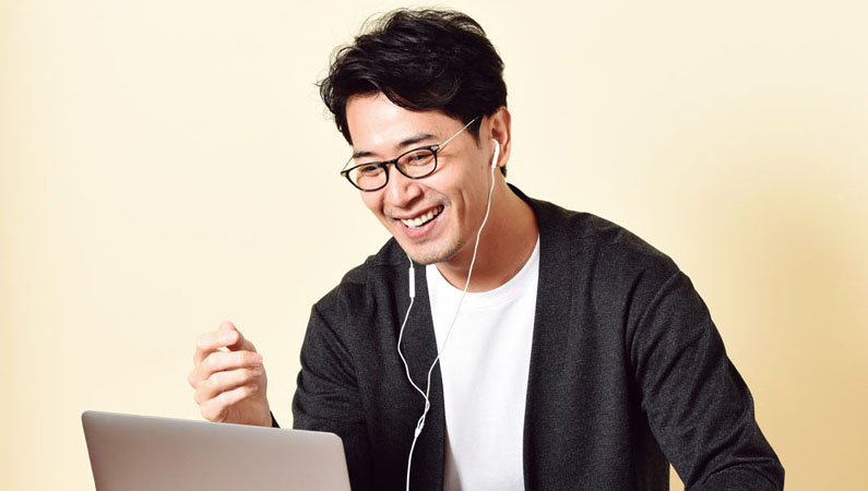 ラクな着心地ながら“きちんと見え”が叶う！リモートワーク時代のお着楽ジャケット