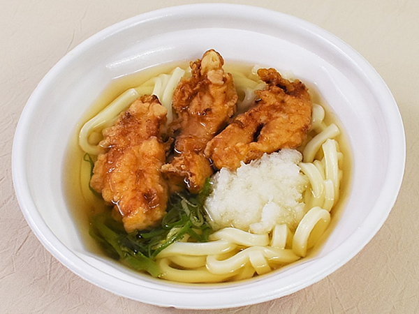 あふれ出す旨味にホッとする、鶏天と出汁の相性がばっちりすぎる「鶏天おろしうどん」（なか卯）