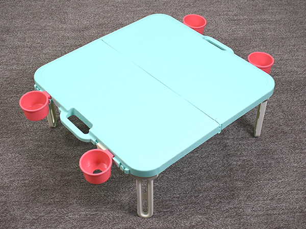 カバン型のテーブルって? 行楽シーズンに大活躍する「バタフライレジャーテーブル角型」レビュー