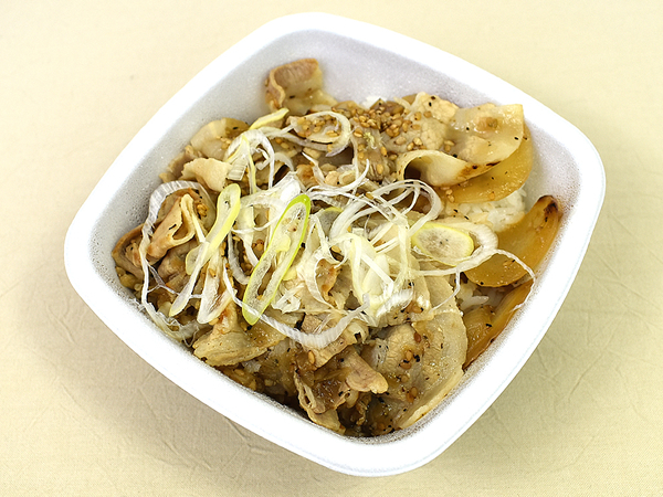 “かぼす胡椒”の爽快感がたまらない……! 夏にぴったり「ねぎ塩豚丼」（吉野家）