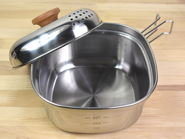 即席麺を収納! デッドスペースをなくせる「ステンレス角型ラーメンクッカー1.3L」レビュー