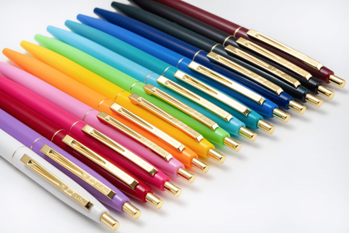 書き心地がアップ！ 油性ノック式ボールペン「BIC（ビック）クリックゴールド」に0.5mmボール径の新モデルが登場