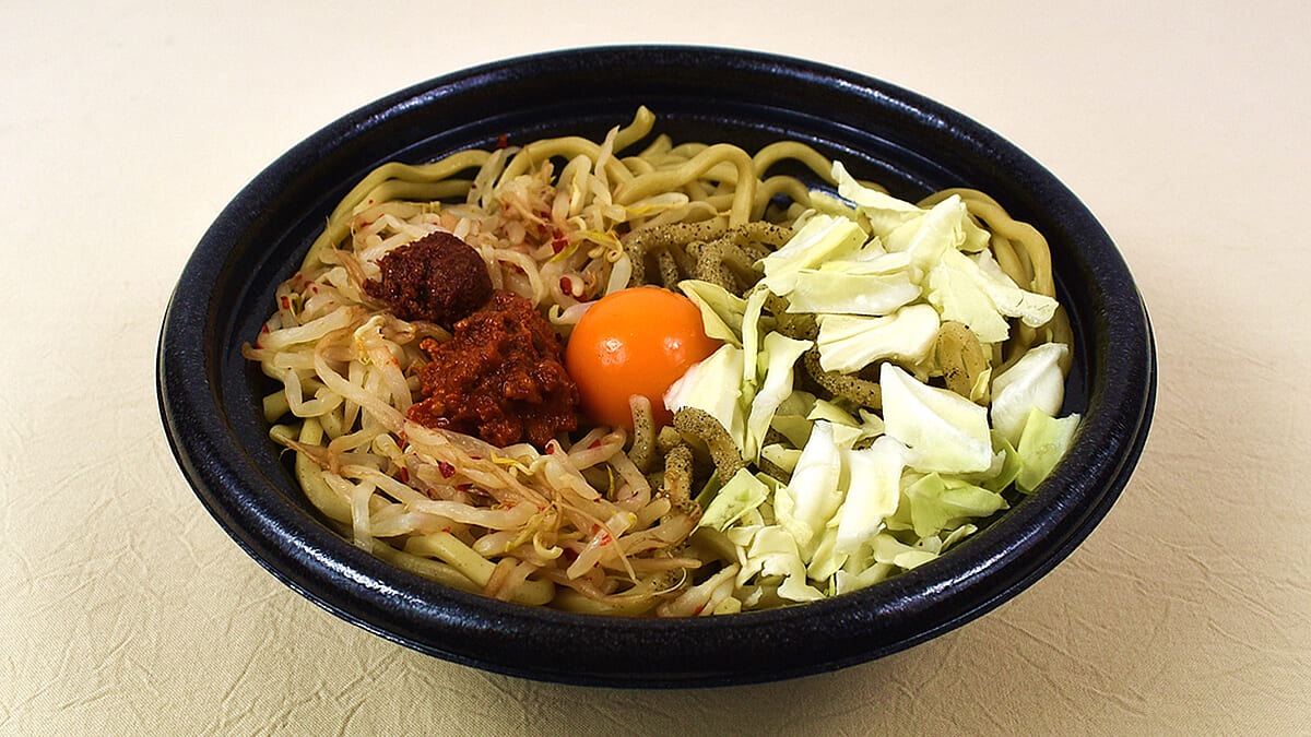 「麺屋武蔵」が真剣（マジ）でこだわった！「麺屋武蔵監修 辛真剣そば」（ローソン）の“豚骨魚介だれ”がたまらない