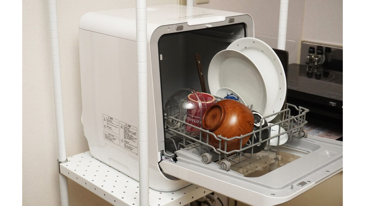 工事不要の「タンク式食洗機」なら、一人暮らしでもムリなく使える？ シロカの最新モデル「SS-MA251」で試してみた