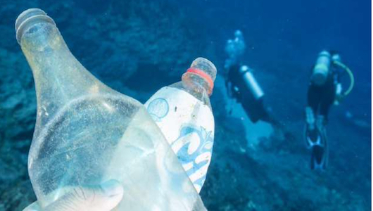 フォトジャーナリスト・道城征央氏が海洋ごみの専門家に訊く――「プラスチックごみ」は何が危険!?