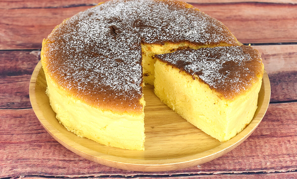 極上の“ふわとろ”食感！「馬路村柚子蜂蜜スフレチーズケーキ」（ラ・ファミーユ）