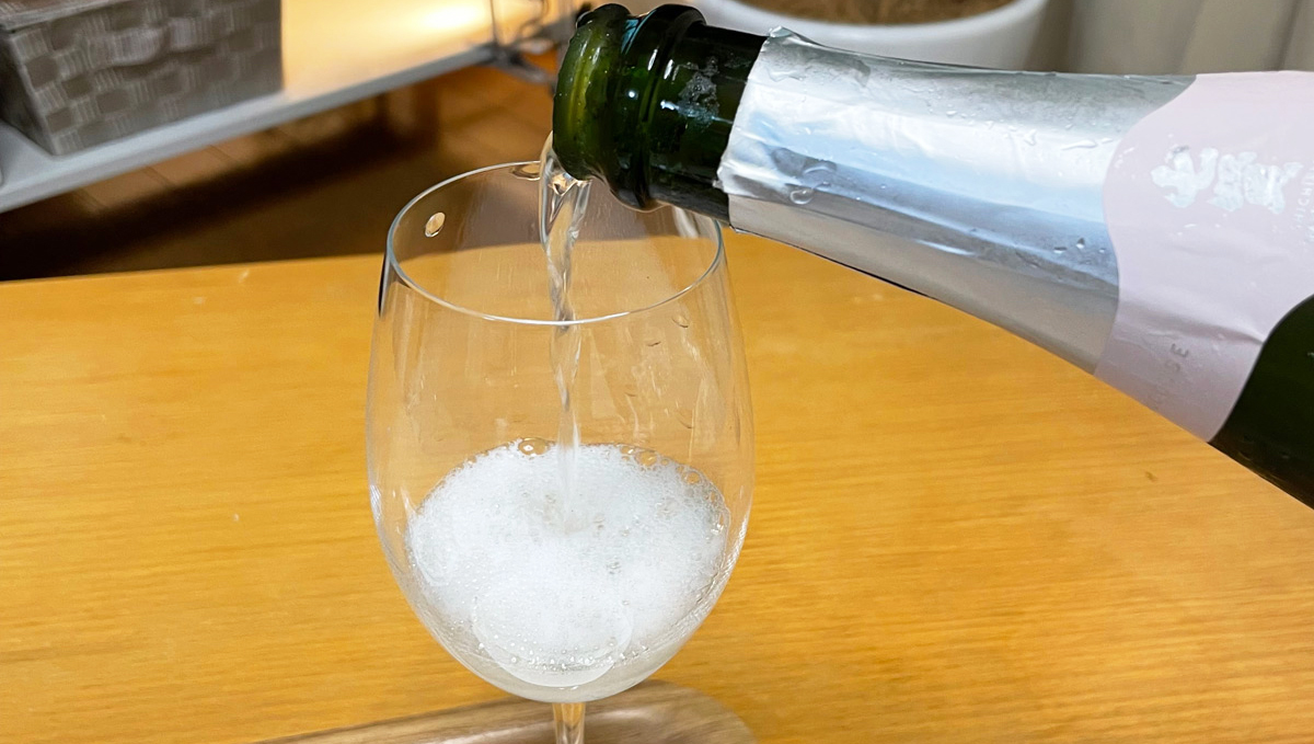 日本酒が輝く未来を強く願う。フレンチの巨匠と山梨の蔵元がコラボしたスパークリングを飲んで