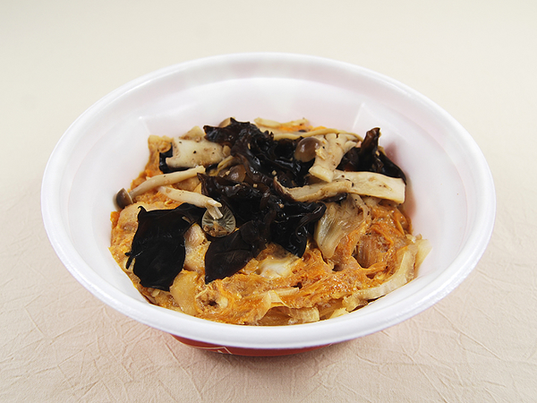 コリコリ食感のきのこがたまらない…！ なか卯の「4種きのこの親子丼」でいち早く秋を味わおう