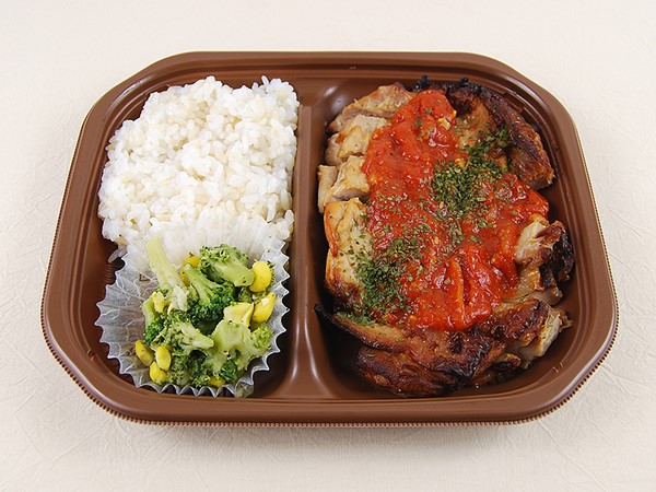 高たんぱく低カロリー！ セブンの「たんぱく質が摂れるグリルチキン弁当 玄米入」はダイエットや筋トレのお供にオススメ