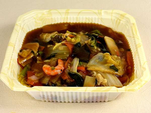 冷食なのに具材多すぎ!? トロトロあんが魅力のセブン「五目あんかけ焼そば」を食べてみた