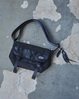 レザーチャームとスタッズがキラリ！ 「Manhattan Portage BLACK LABEL AOYAMA」オープン1周年を記念したスペシャルモデル