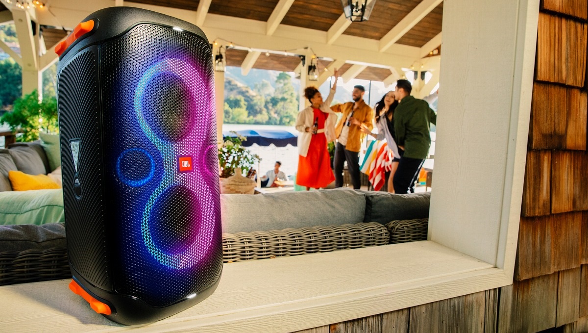 よりパリピ感UP！ ライティングとサウンドが進化したパーティースピーカー「JBL PartyBox 110」