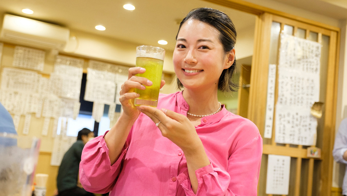 【東京・大衆酒場の名店】四ツ木「ゑびす」で、自家製ロックアイスのお茶割りを味わう噺