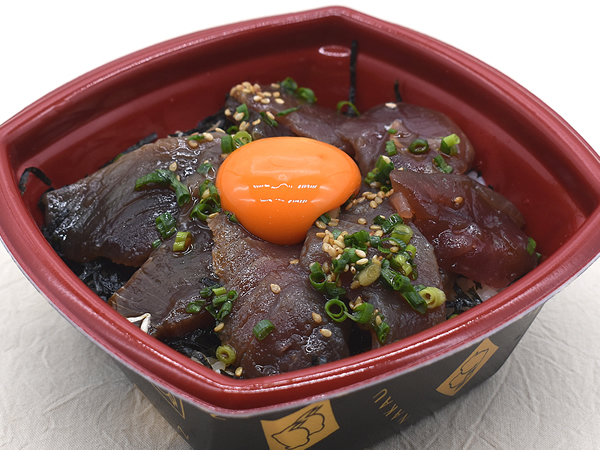 初の“かつおメニュー”とは思えないクオリティー！ なか卯の「漬けかつお丼」が醸し出す芳醇な味わい