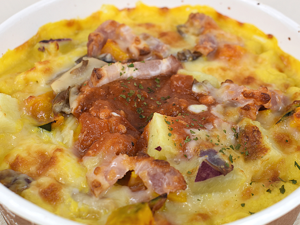 秋の味覚を1度に楽しむならコレ！ セブンの「かぼちゃとさつまいものグラタン」は旬を迎えた食材が放つ“甘み”にほっこり