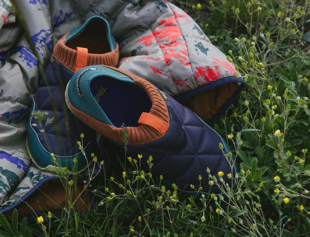 秋冬のキャンプやワンマイルシューズ、リラックスタイムに最適な一足「Teva × Cotopaxi」