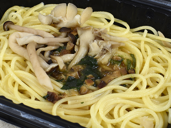 幸せを感じるほど芳醇！ ファミマの「3種きのこの風味豊かな和風醤油」はきのこの奥深い香り＆味わいが決め手