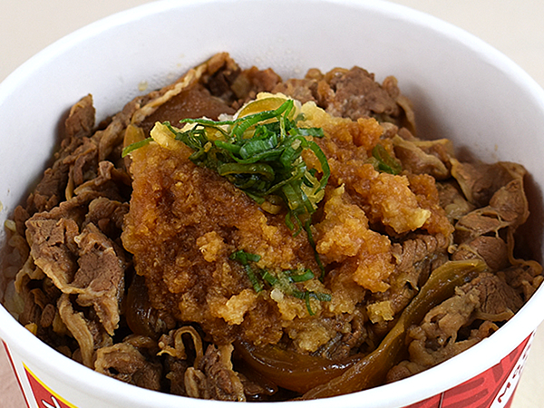 “さっぱり味”の牛丼!? すき家の人気レギュラーメニュー「おろしポン酢牛丼」がもたらす優しい味わい