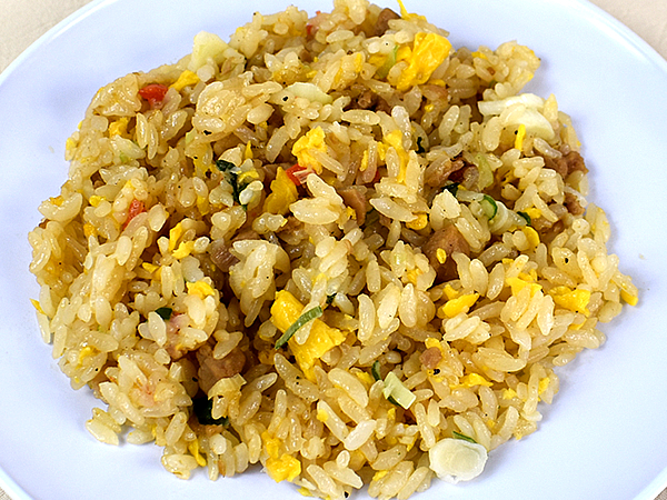 パラパラなのにもちもちなご飯がGOOD！ 香り豊かな「5種具材の香味炒飯」がローソンから登場