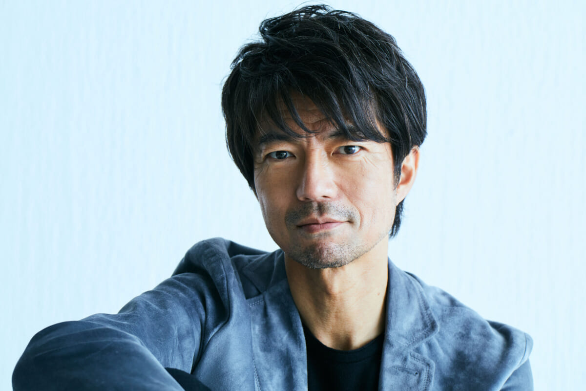 仲村トオルインタビュー「20代のときに経験した、舘ひろしさんと柴田恭兵さんのかっこいい生き様の影響が大きい」