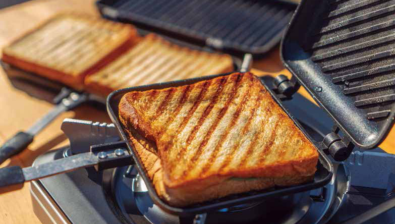 冬キャンプで活躍、良い感じの焼き目が付くホットサンドメーカー