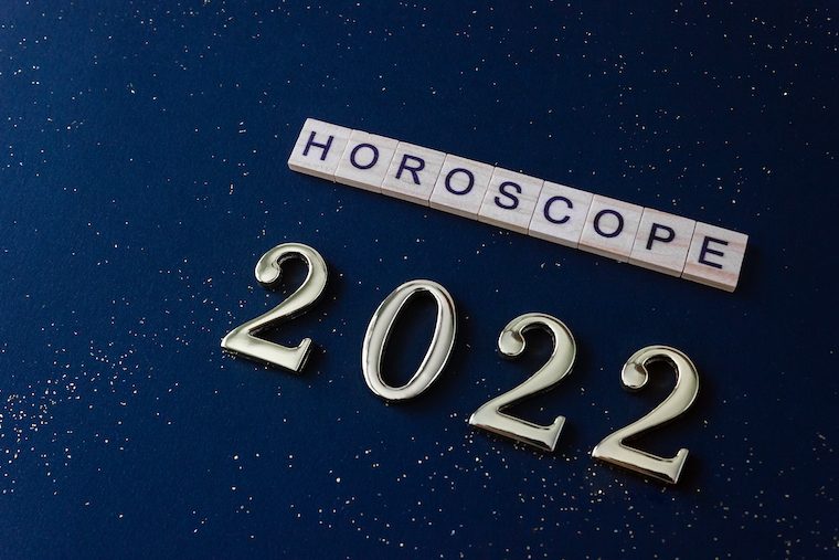 2022年の運勢は？ 12星座別占いと開運するおうち時間の過ごし方