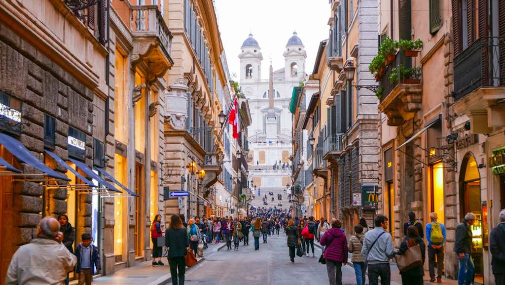 変わるクリスマス商戦！ 超保守的なイタリアに「ブラックフライデー」が広がるワケ