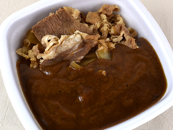 吉野家のコラボメニュー「カリガリ牛カレー」を食べてわかったこと… 特製スパイス×牛肉が極上味！