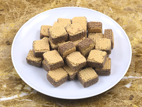 110g入り99円！ 『ヒルナンデス！』でも紹介された「ひとくちウエハース チョコクリーム」（無印）がコスパ最強すぎる