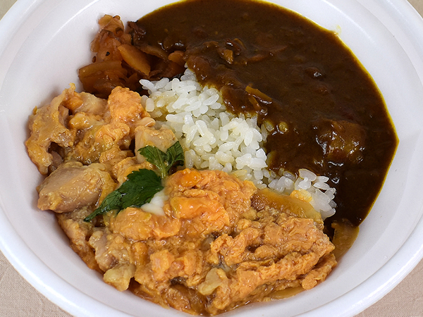 親子丼×カレーの発想はなかった… なか卯の「親子カレー」が生み出す“新感覚”の味わい