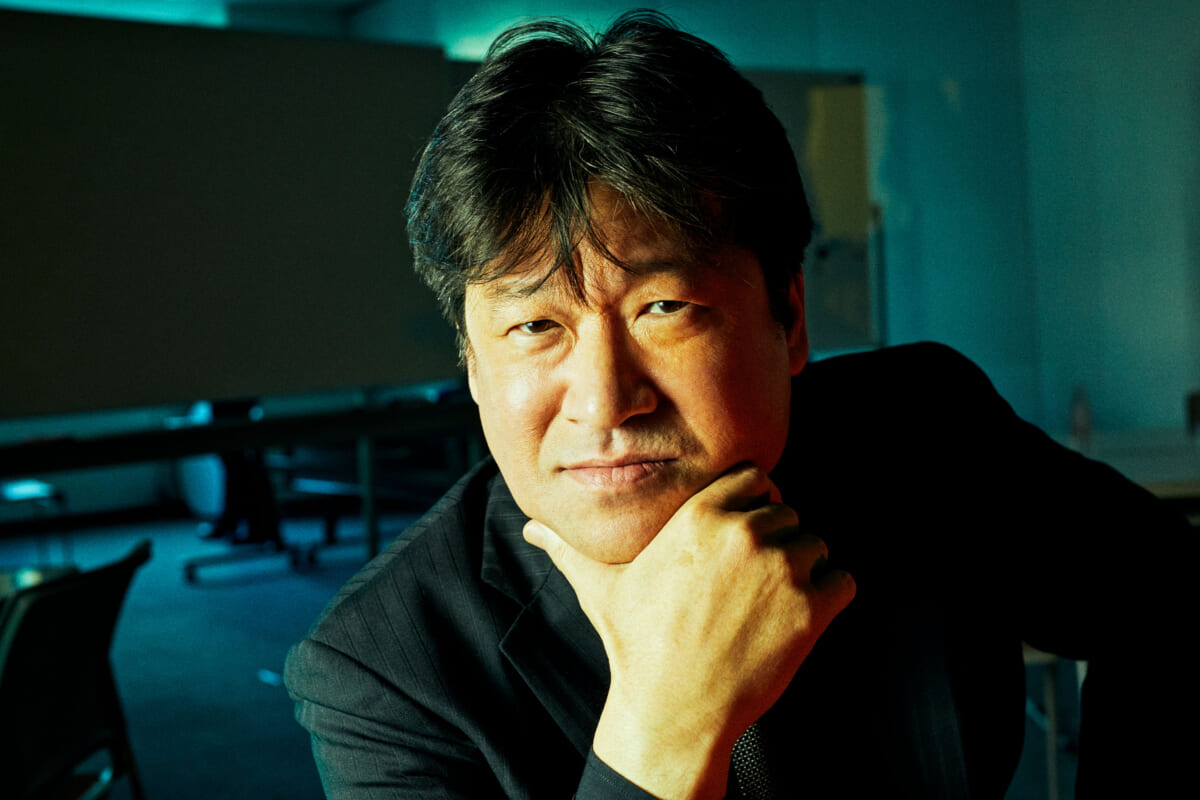 佐藤二朗インタビュー「まさか19年前にサルみたいだったヤツから、こんなに影響を受けることになるとは（笑）」