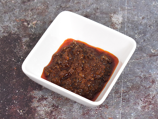 香りの段階で「辛い」とわかる!? 「食べるガラムマサラ 105g」（カルディ）は想像以上の刺激を味わえる万能調味料
