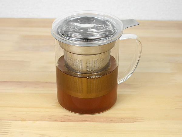 お茶を蒸らしてこだわりの味を目指せる！ フィルターがセットで使いやすい「耐熱ガラス フィルター付きマグ（ティーポット＆マグ）」レビュー