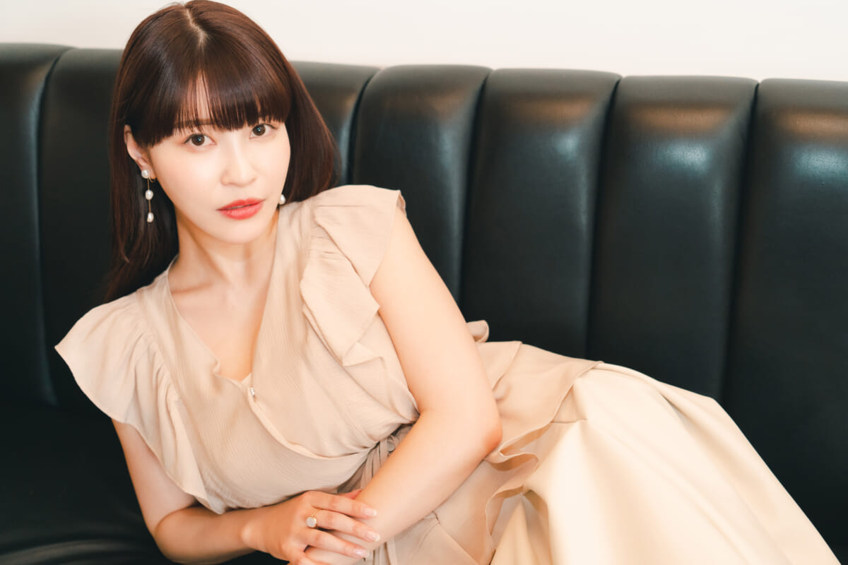 岸明日香「丸みのあるいいお尻になったと思います！」アニバーサリー写真集「Culmination」発売