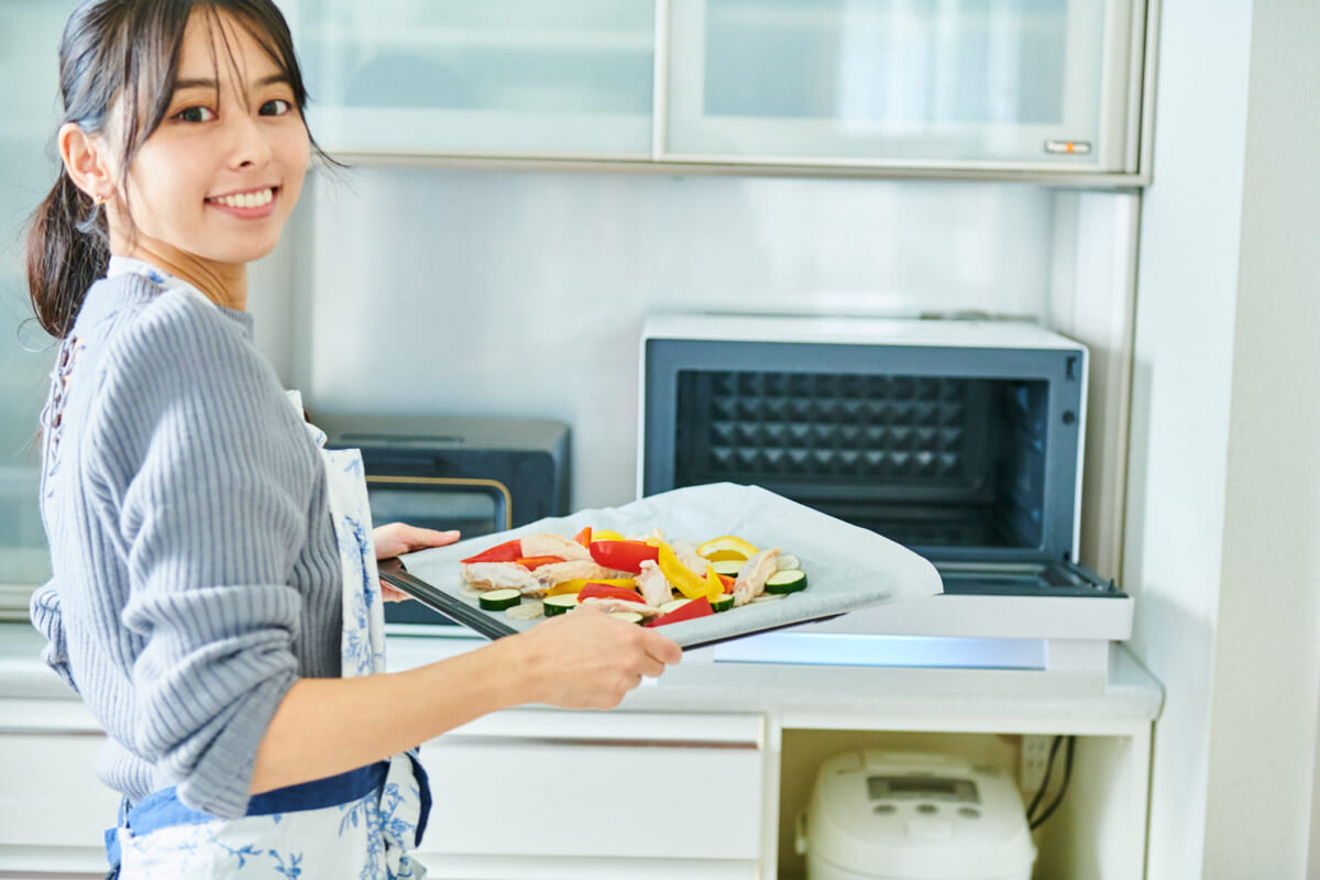 ライバー、モデル、さらに料理家！ 初のレシピ本を出版する長谷美穂さんが、いつもごきげんな理由